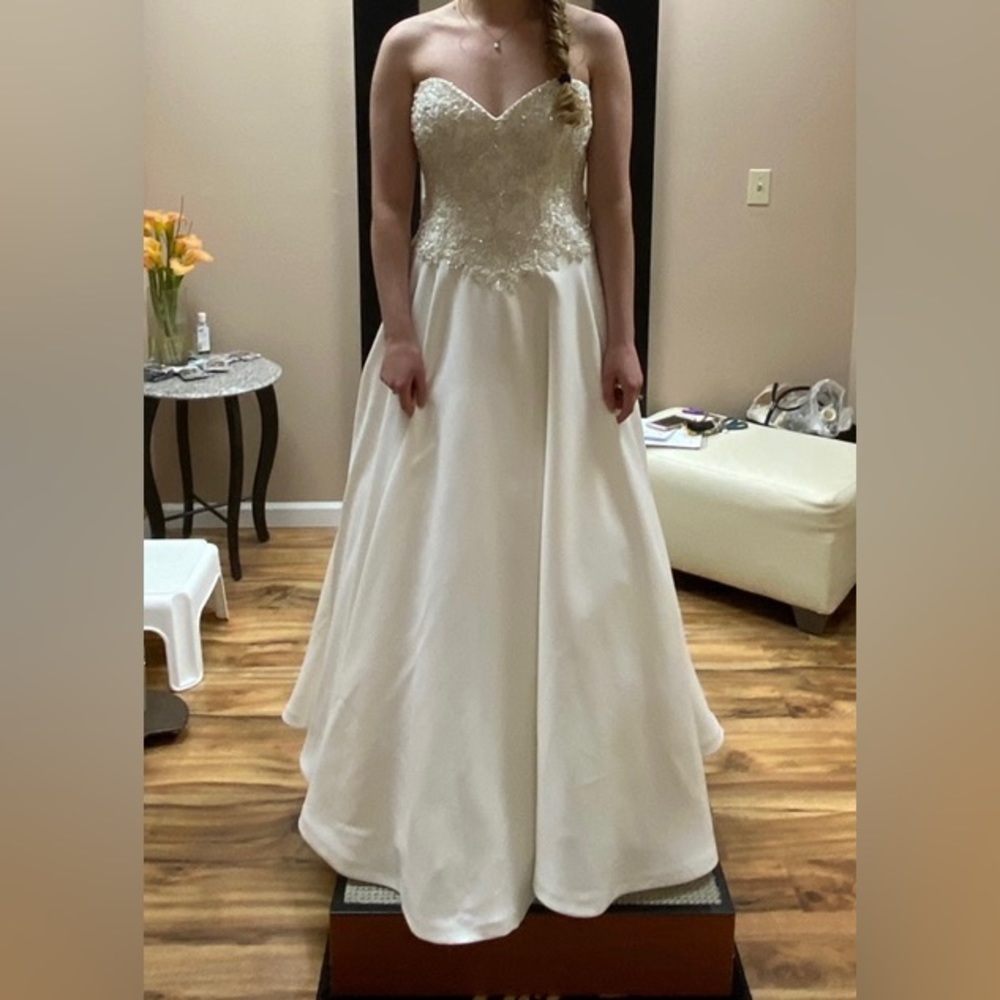Justin Alexander Ivory Ballgown w/ Beaded Bodice